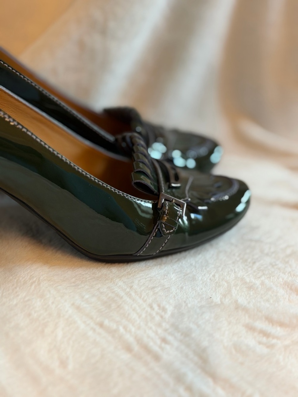 Tod's Olive Green Patent Kiltie Buckle Pumps - Picture 7 of 9
